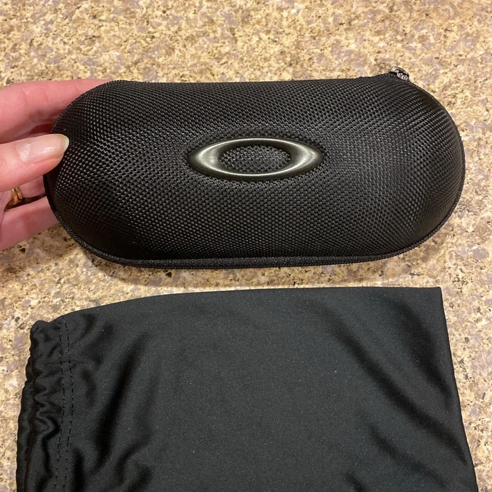 Oakley Black Zippered Case and Cloth Bag/ Pouch